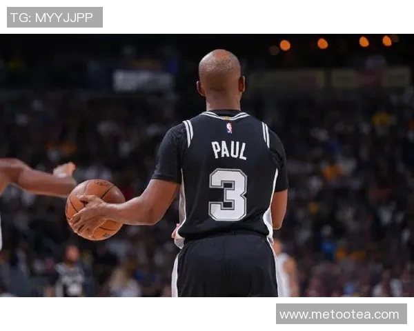 克里斯保罗：从篮球场上的指挥官到传奇球员的成长历程